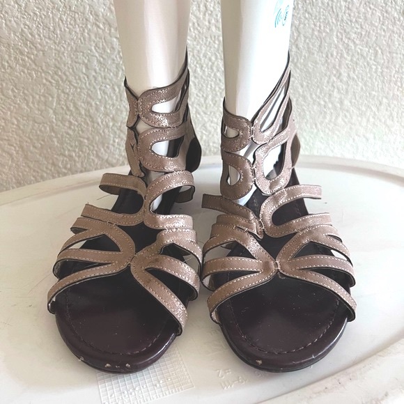 Steve Madden Beige Gladiator Wedge Zip Ankle Sandal - Picture 4 of 6